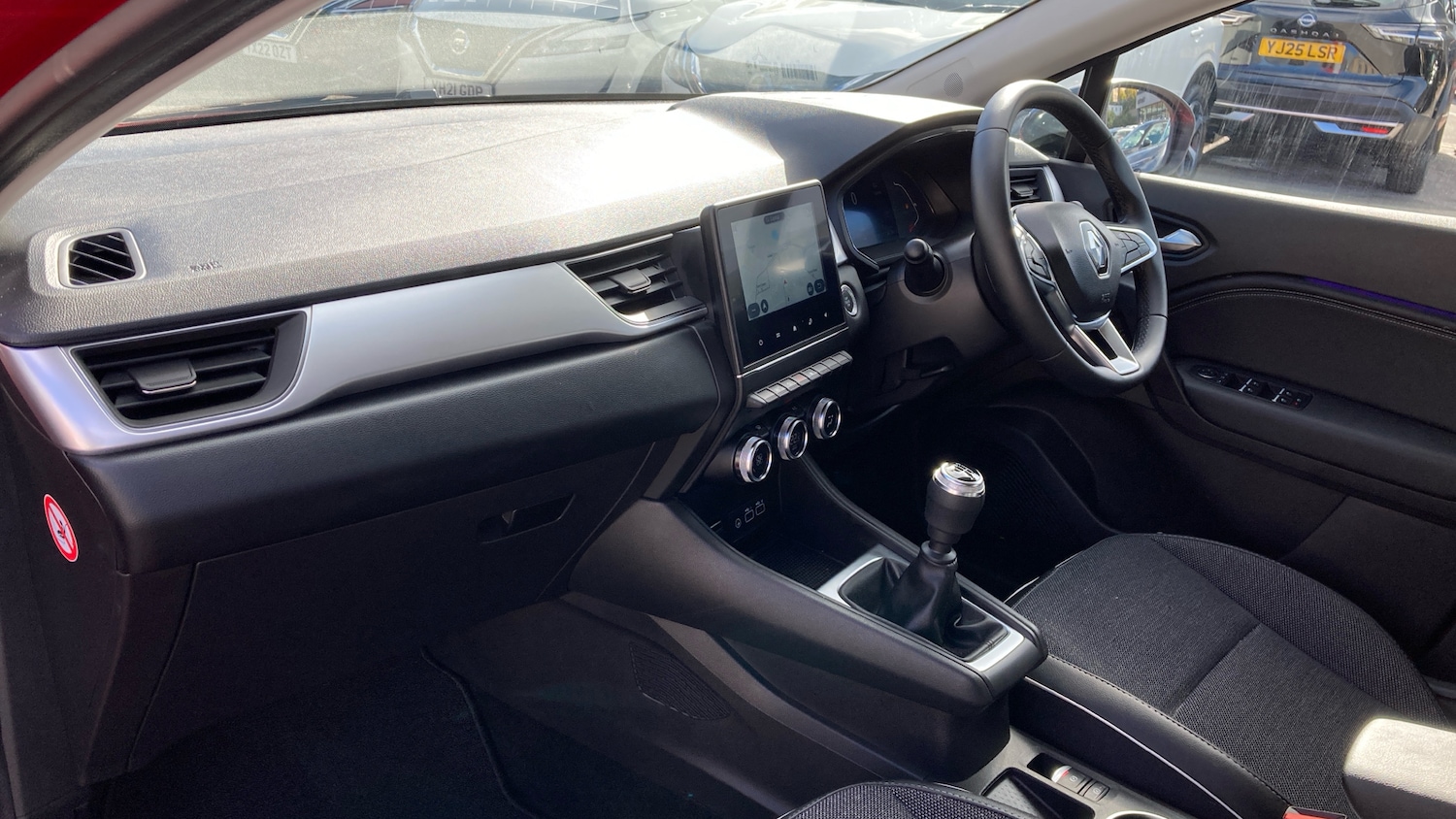 Used Renault Captur 2024 for sale - 76366220: Photo 9