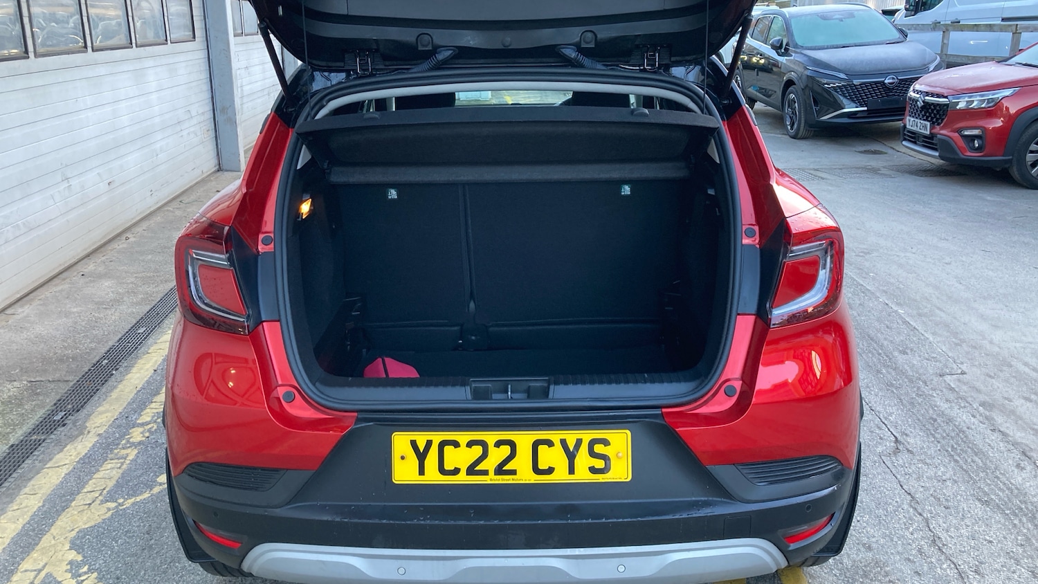 Used Renault Captur 2022 for sale - 77184770: Photo 4