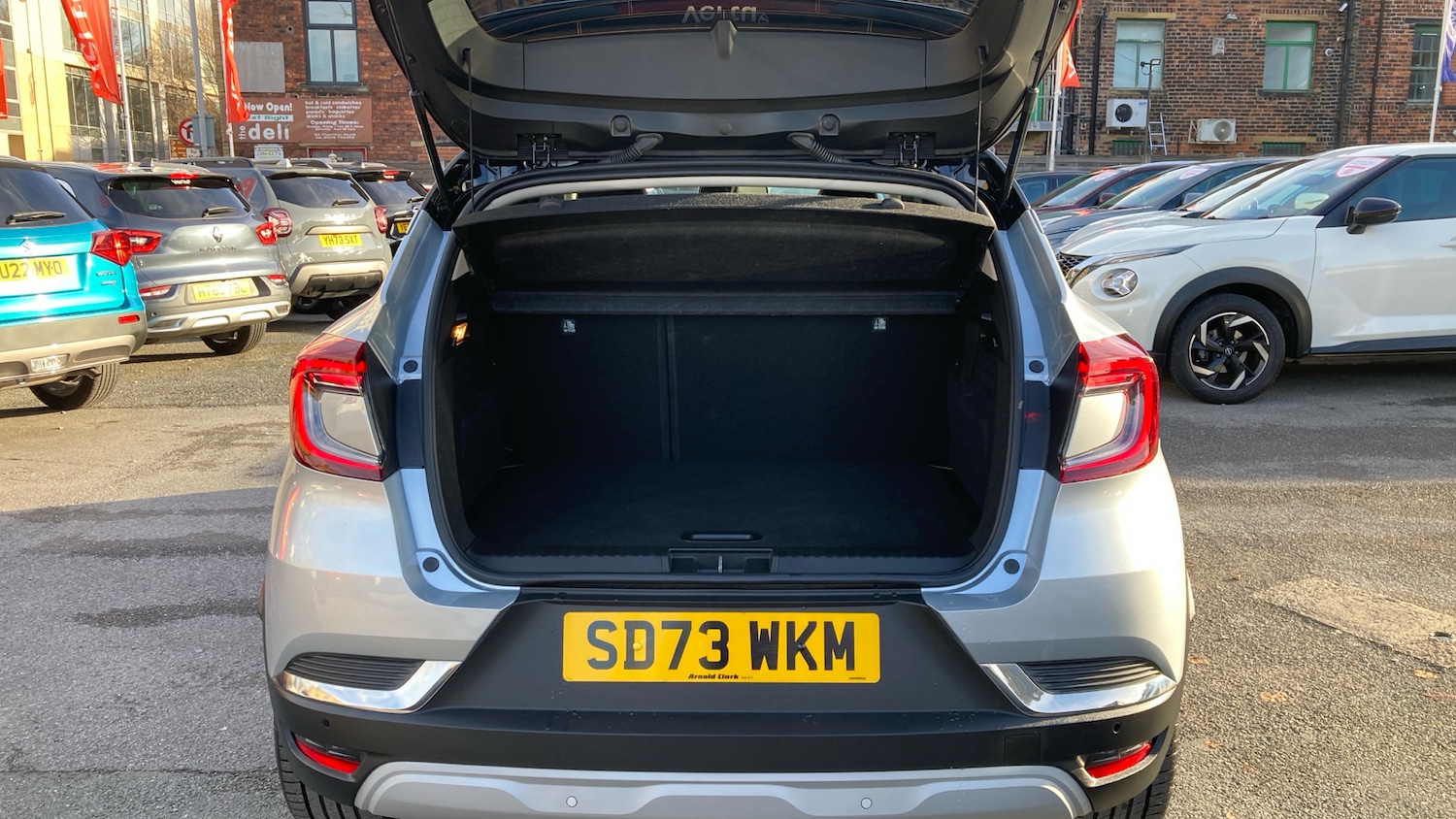 Used Renault Captur 2023 for sale - 77046141: Photo 4