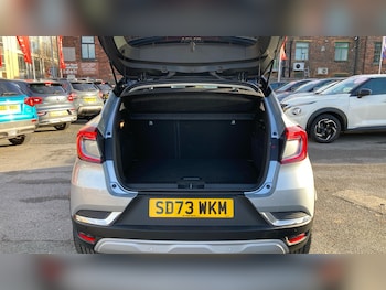 Used Renault Captur 2023 for sale - 77046141: Photo