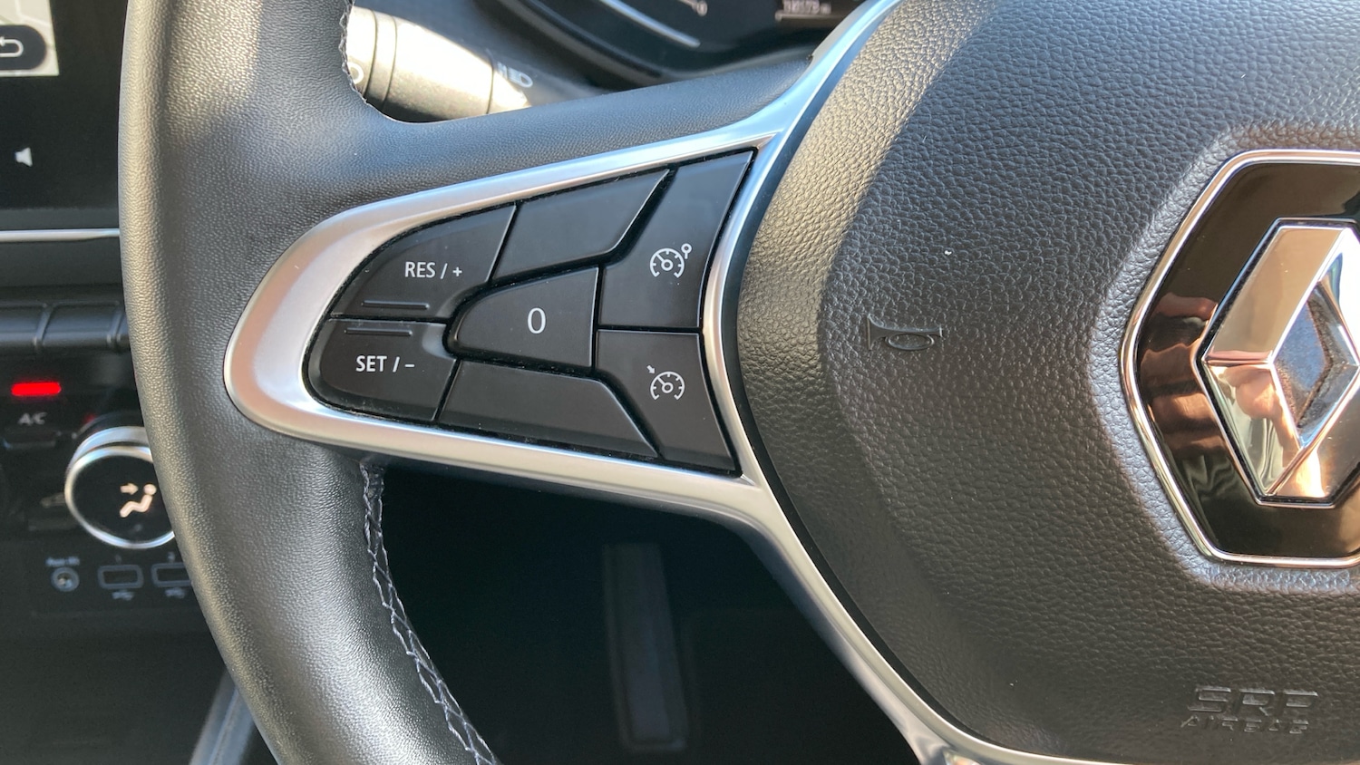 Used Renault Clio 2022 for sale - 77999236: Photo 25