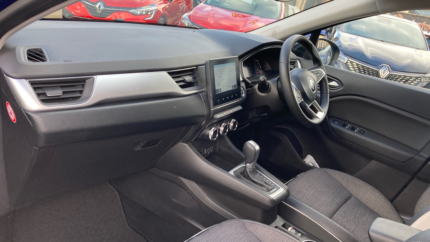 Used Renault Captur 2023 for sale - 77694059: Photo 9