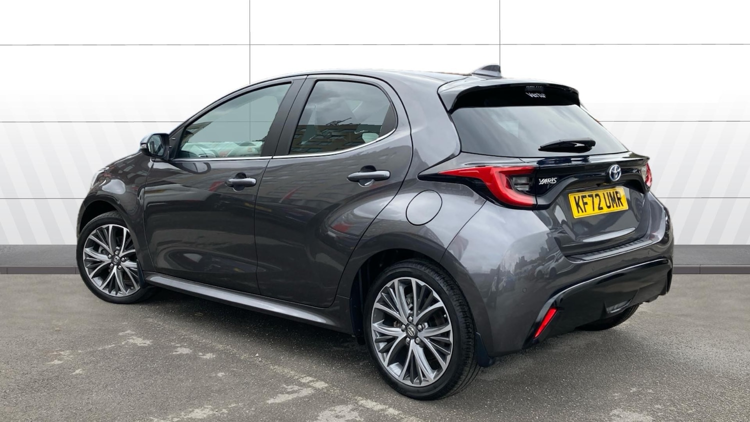 Used Toyota Yaris 2022 for sale - 75919509: Photo 2