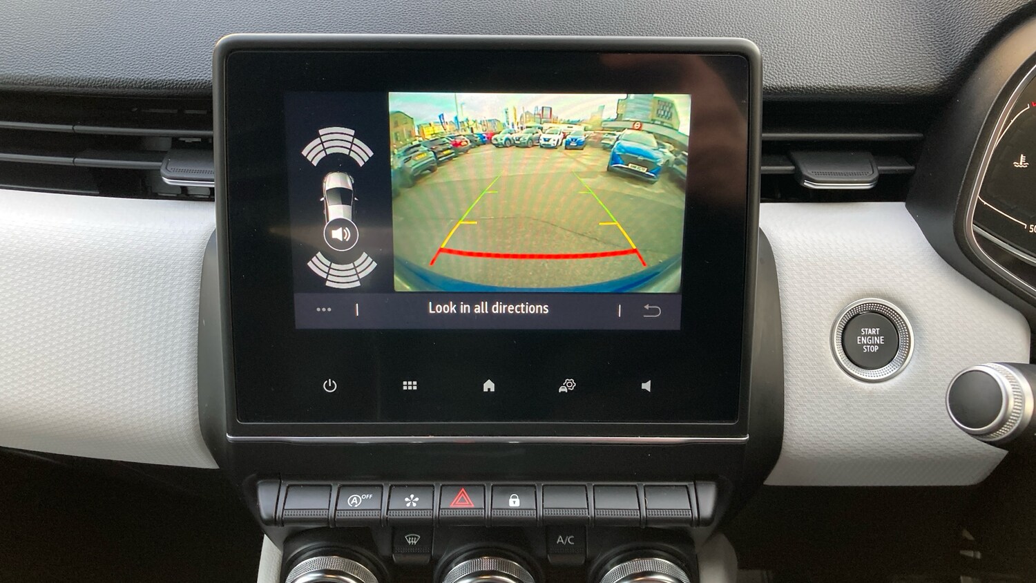 Used Renault Clio 2021 for sale - 77351109: Photo 17