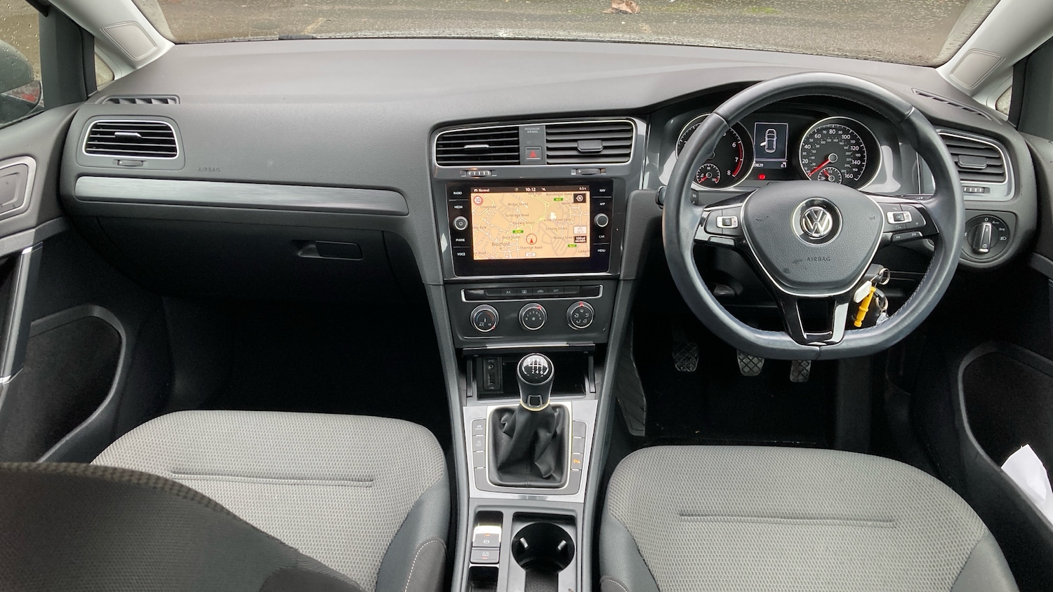 Used Volkswagen Golf 2017 for sale - 77687885: Photo 10