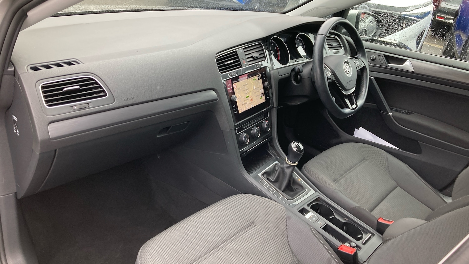 Used Volkswagen Golf 2017 for sale - 77687885: Photo 9