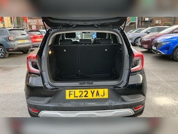 Used Renault Captur 2022 for sale - 76640044: Photo