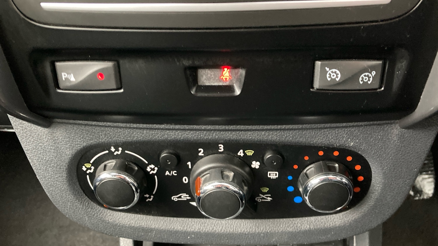 Used Dacia Duster 2017 for sale - 77763348: Photo 21