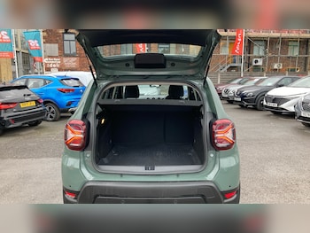 Used Dacia Duster 2023 for sale - 77999231: Photo