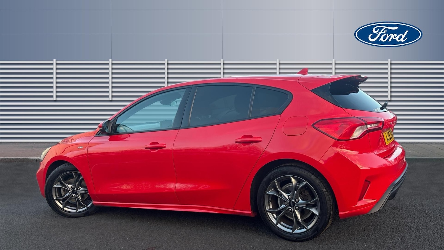 Used Ford Focus 2019 for sale - 76958411: Photo 2