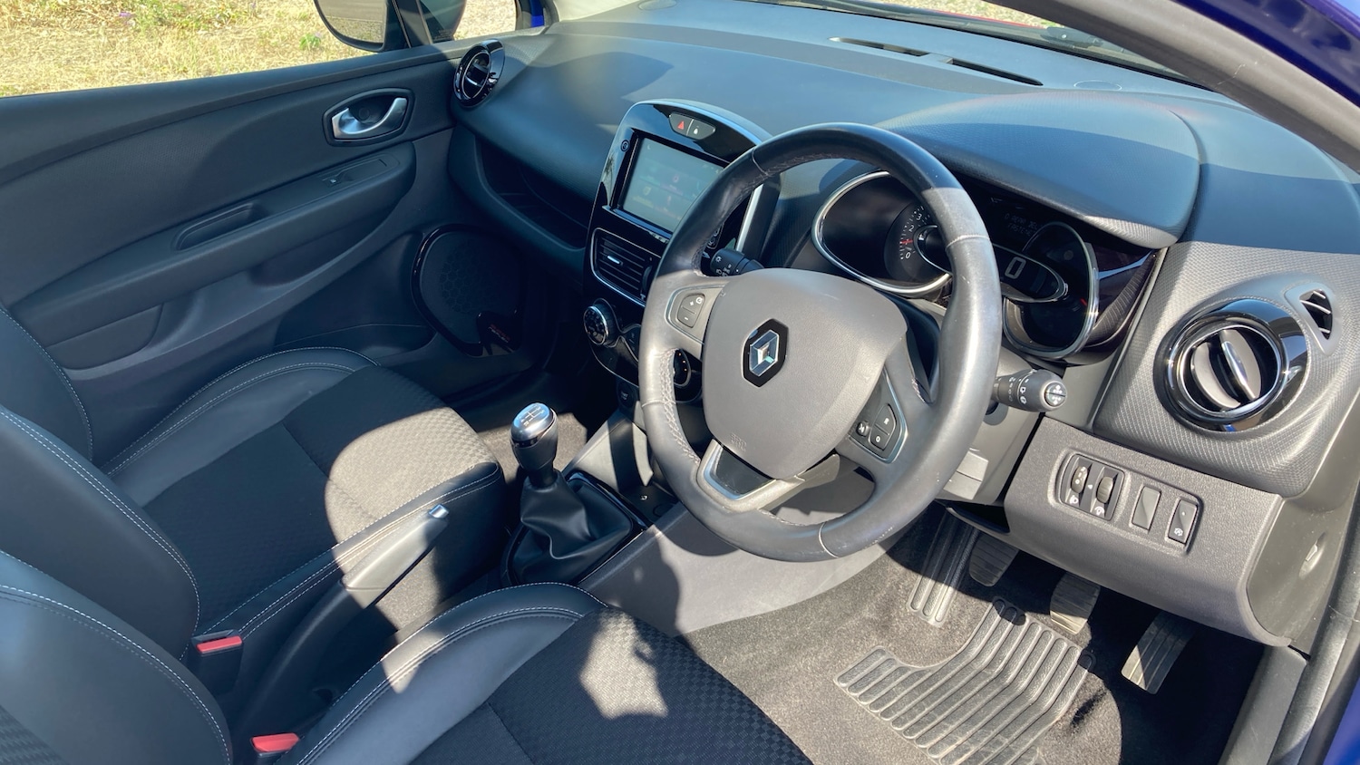 Used Renault Clio 2019 for sale - 76207699: Photo 11