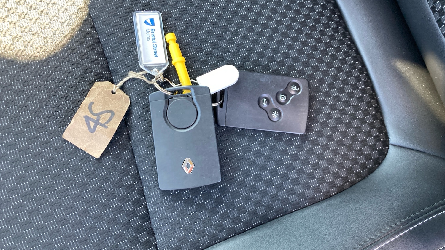 Used Renault Clio 2019 for sale - 76207699: Photo 20