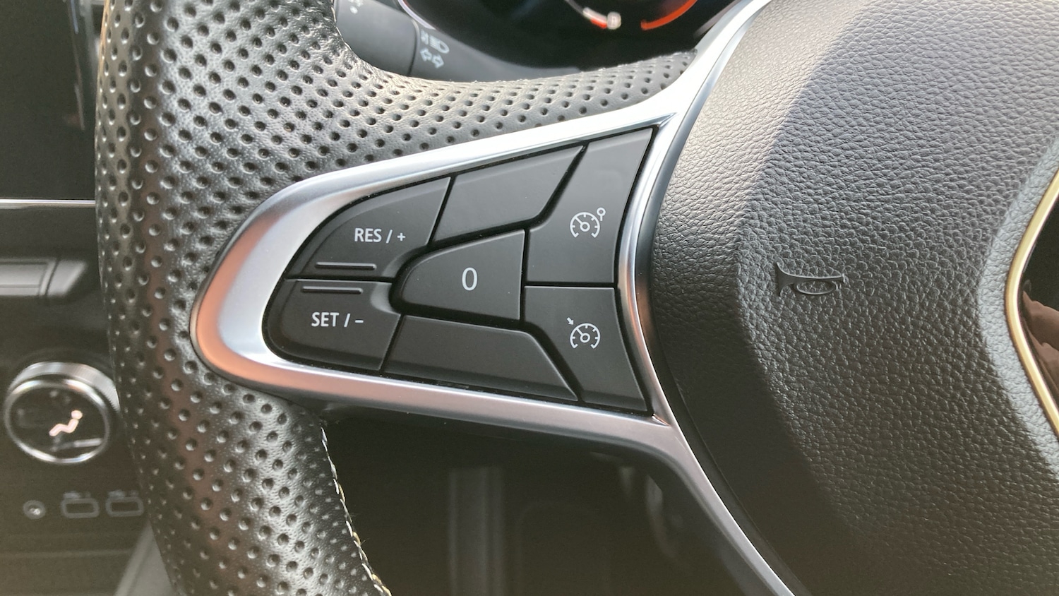 Used Renault Captur 2023 for sale - 77105174: Photo 24