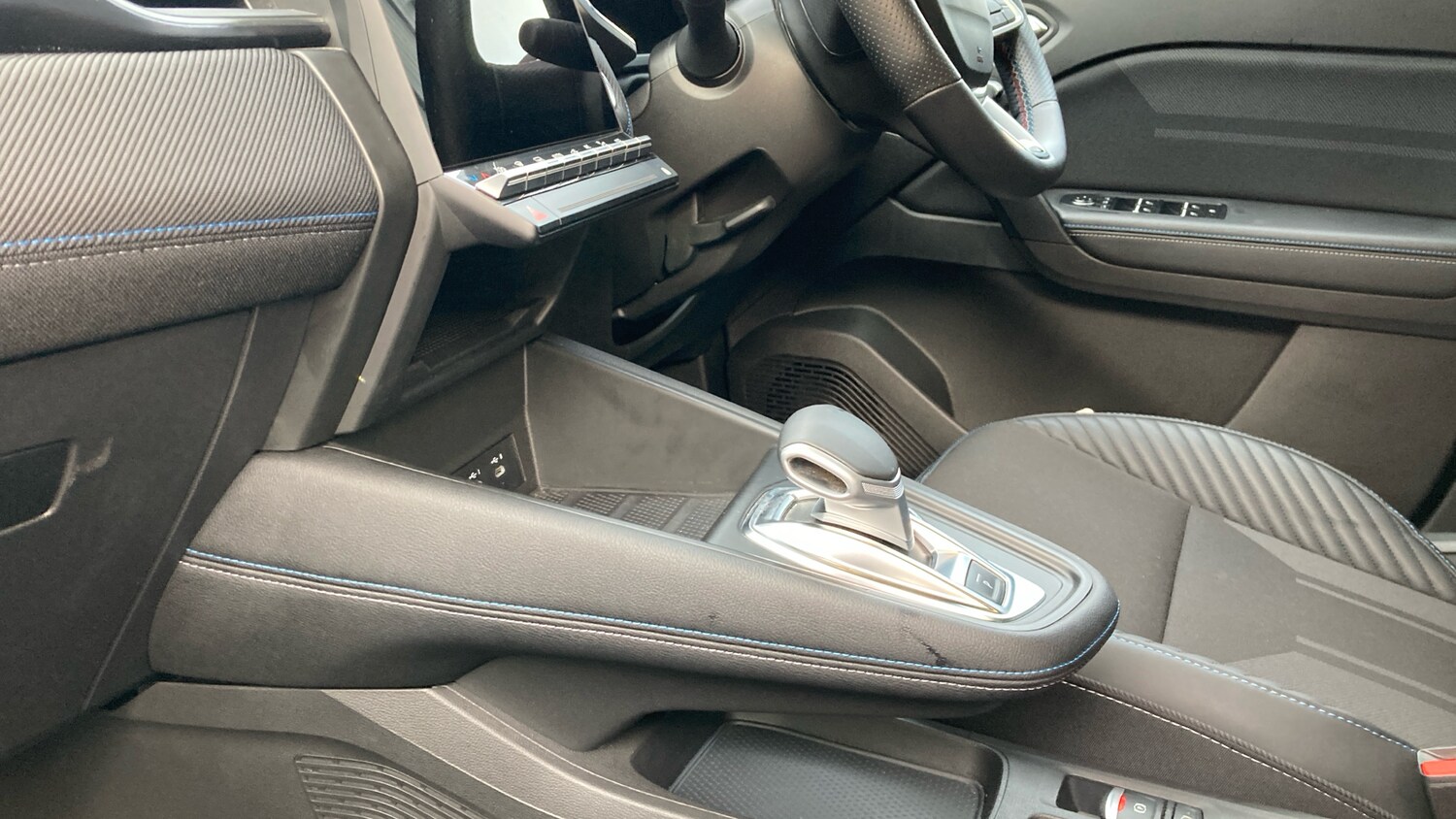 Used Renault Other 2024 for sale - 77845120: Photo 13