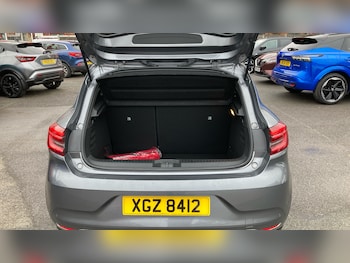 Used Renault Clio 2022 for sale - 76821469: Photo