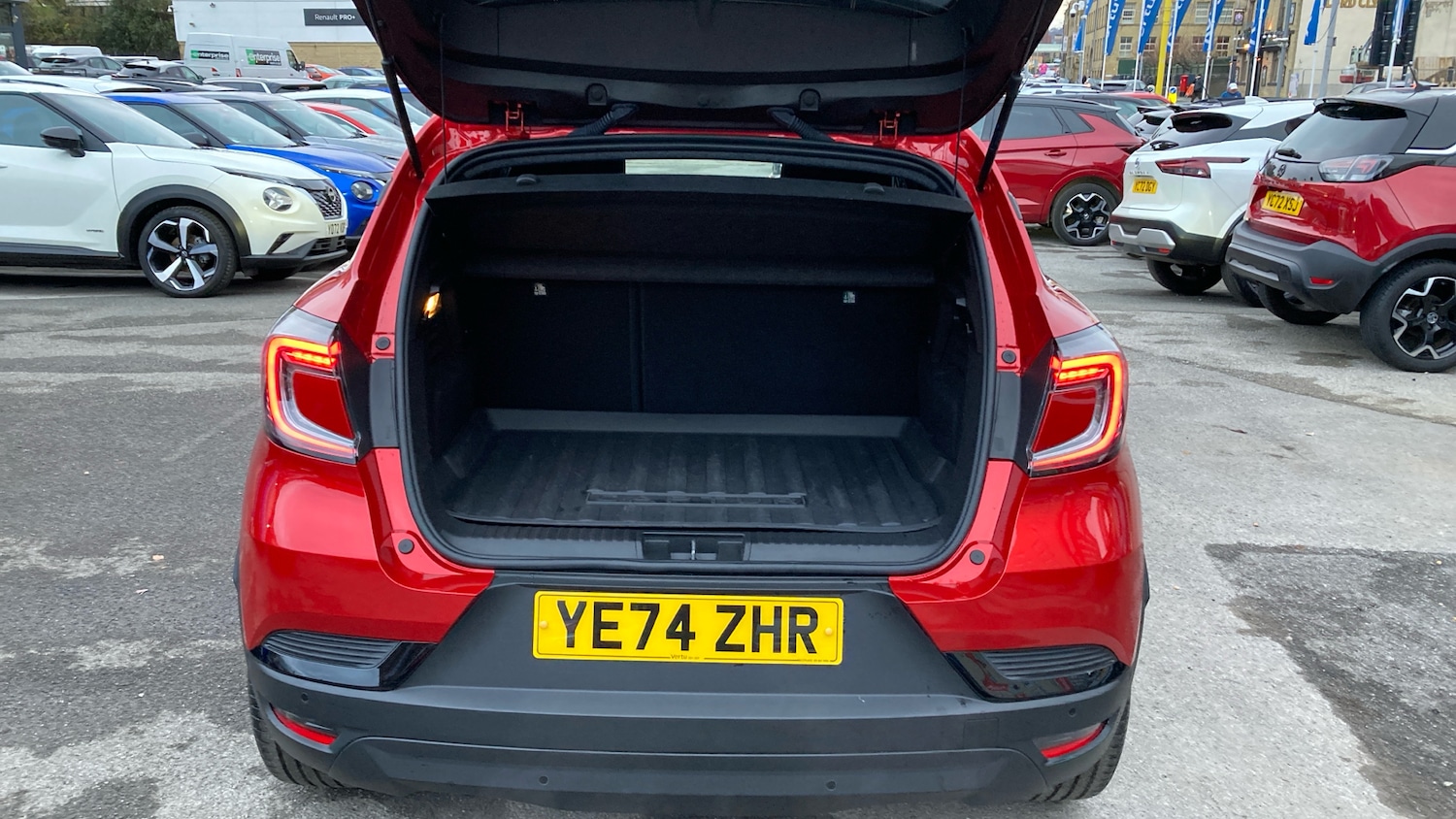 Used Renault Captur 2024 for sale - 76699180: Photo 4