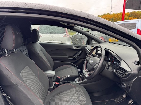 Used Ford Fiesta Van 2019 for sale - 76172991: Photo 2