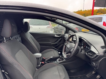 Used Ford Fiesta Van 2019 for sale - 76172991: Photo 2