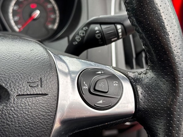 Used Ford Focus 2013 for sale - 76210321: Photo 13
