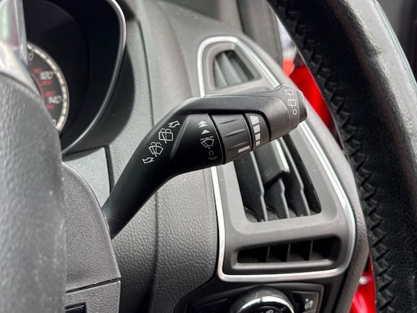 Used Ford Focus 2013 for sale - 76210321: Photo 15