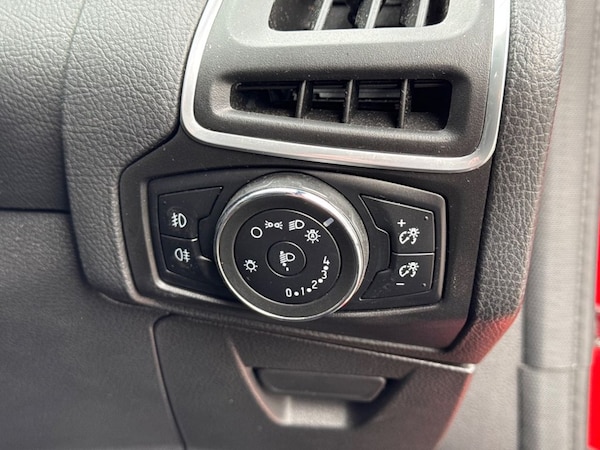 Used Ford Focus 2013 for sale - 76210321: Photo 21