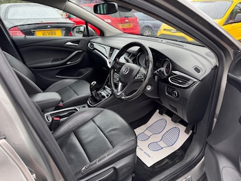 Used Vauxhall Astra 2017 for sale - 76279921: Photo 2
