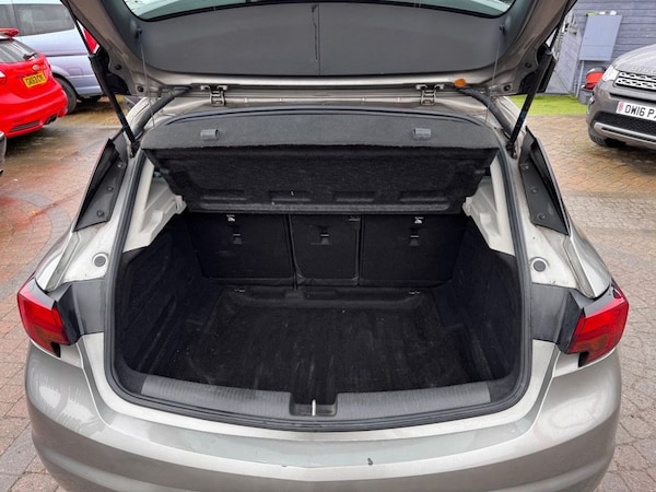Used Vauxhall Astra 2017 for sale - 76279921: Photo 30