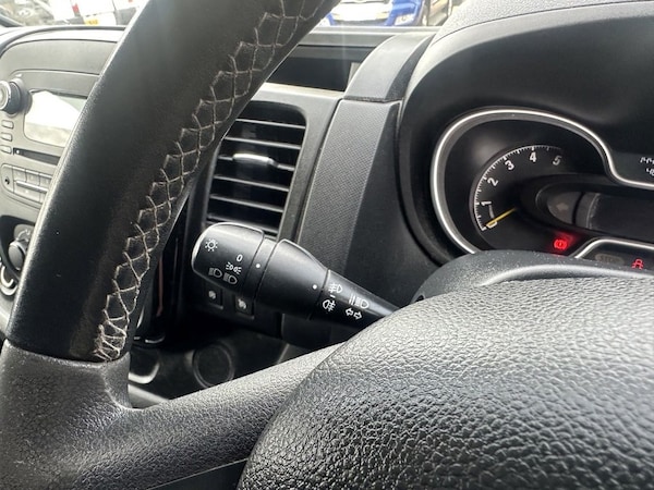 Used Vauxhall Vivaro 2015 for sale - 76185694: Photo 10