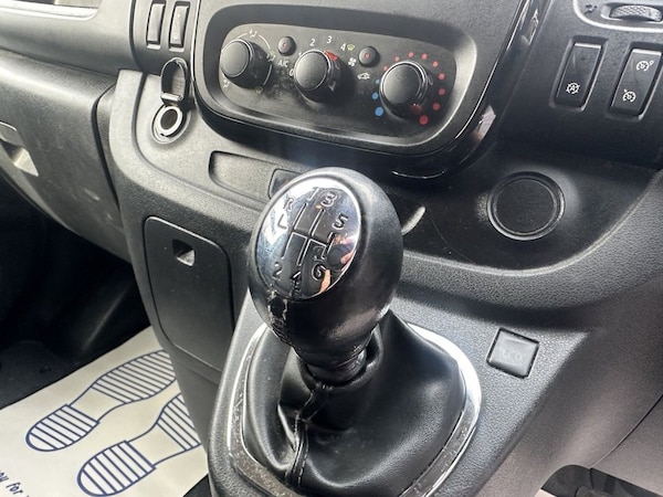 Used Vauxhall Vivaro 2015 for sale - 76185694: Photo 11
