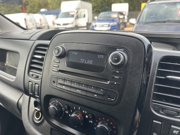 Used Vauxhall Vivaro 2015 for sale - 76185694: Photo 13
