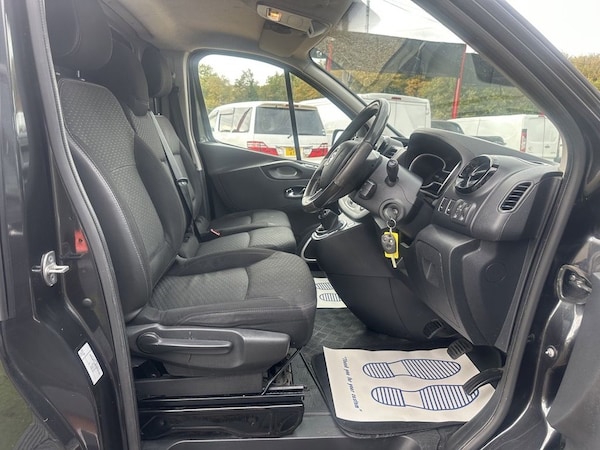 Used Vauxhall Vivaro 2015 for sale - 76185694: Photo 3