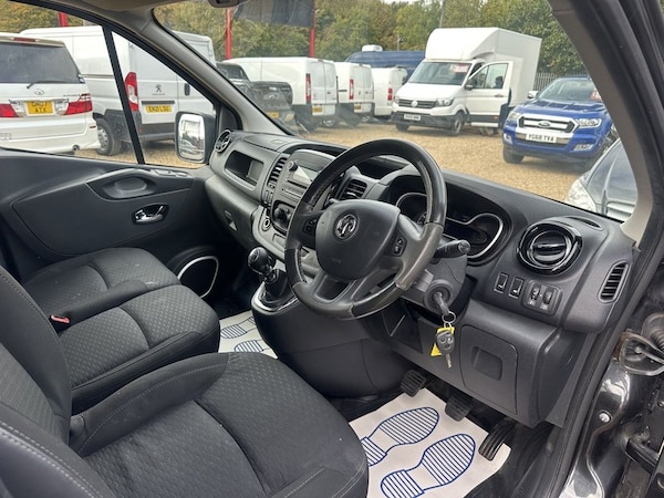 Used Vauxhall Vivaro 2015 for sale - 76185694: Photo 7