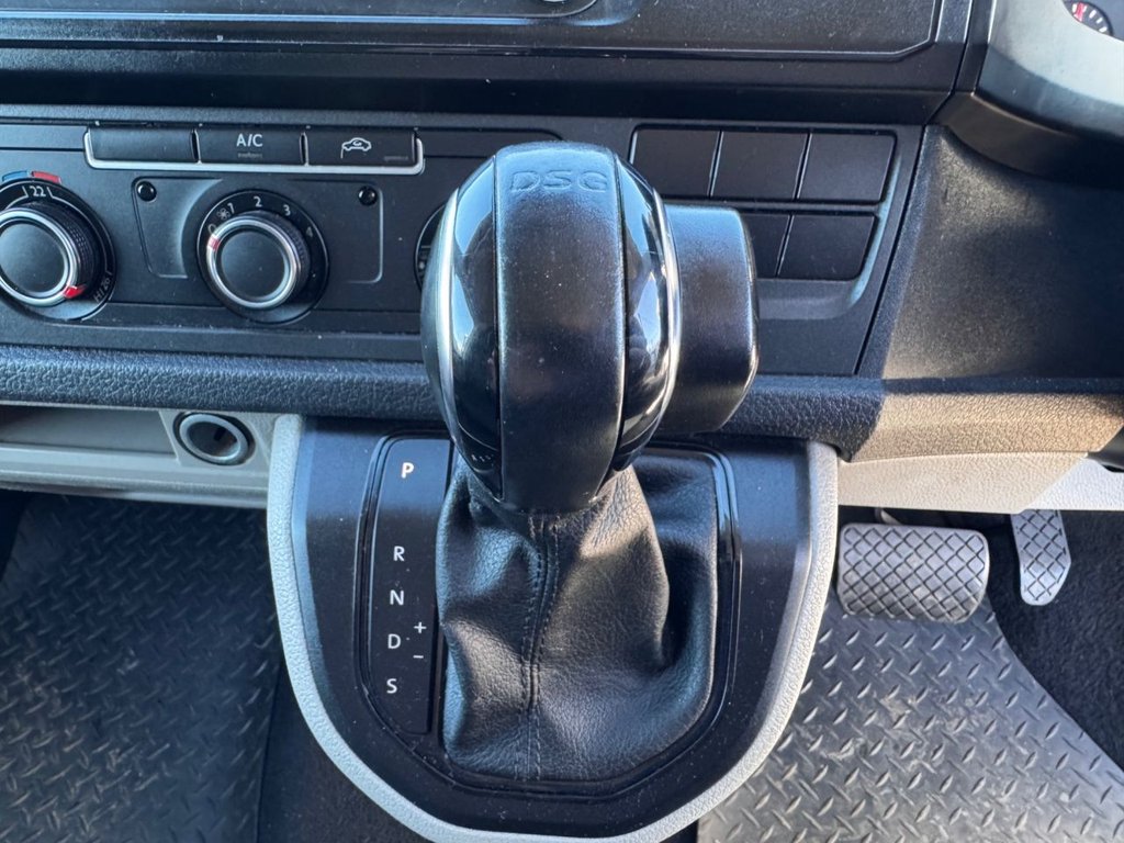 Used Volkswagen Transporter 2017 for sale - 76368239: Photo 13