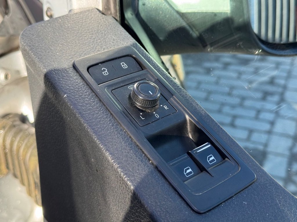 Used Volkswagen Transporter 2017 for sale - 76368239: Photo 18