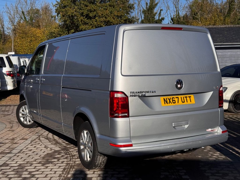 Used Volkswagen Transporter 2017 for sale - 76368239: Photo 4