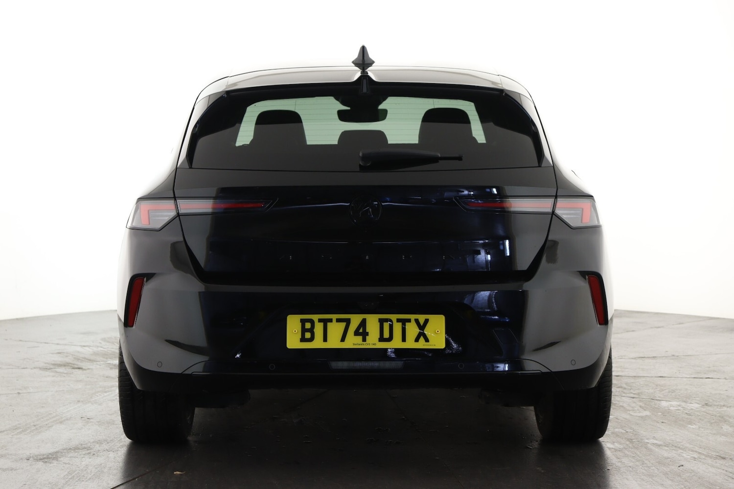 Used Vauxhall Astra 2024 for sale - 76297577: Photo 2
