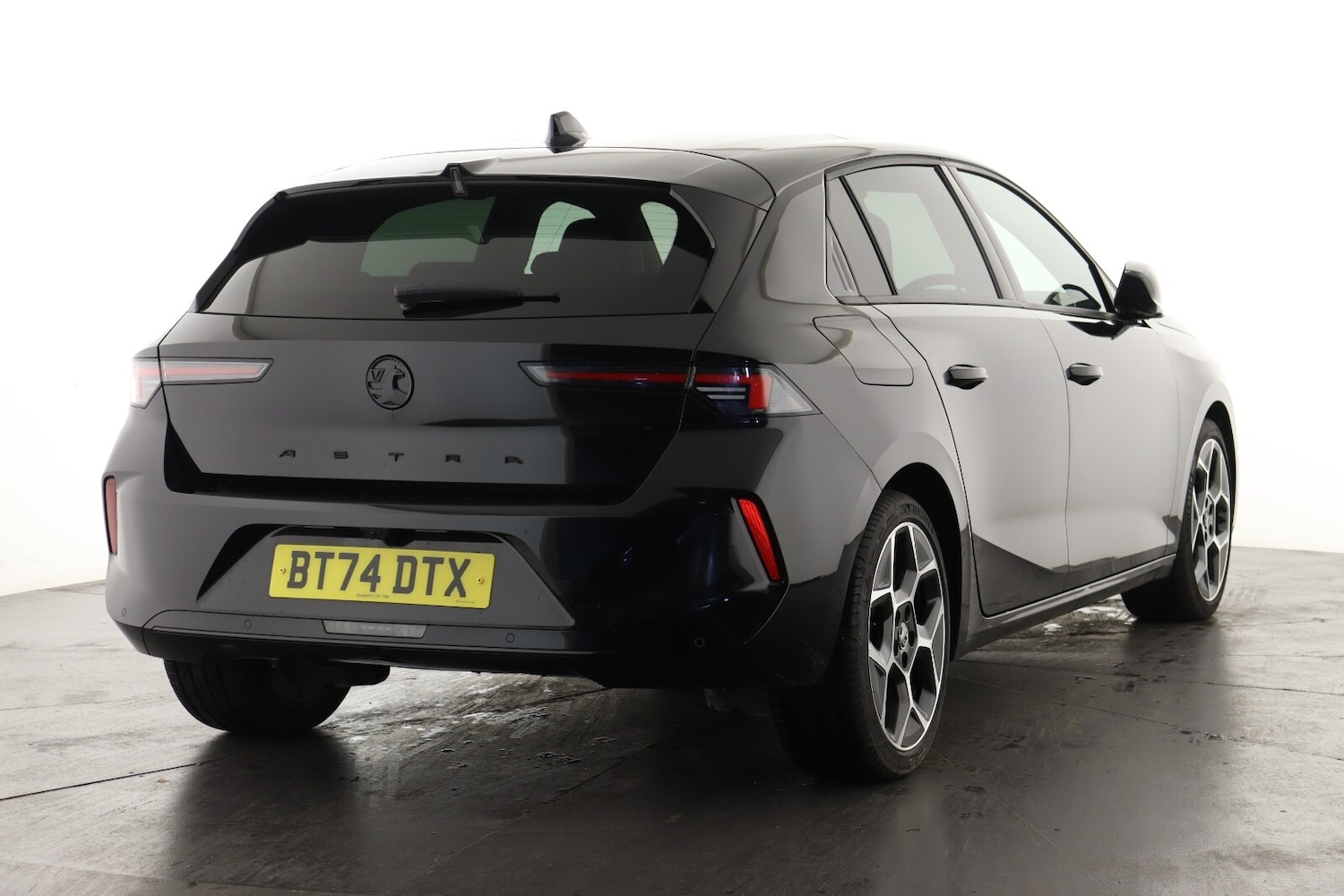 Used Vauxhall Astra 2024 for sale - 76297577: Photo 3