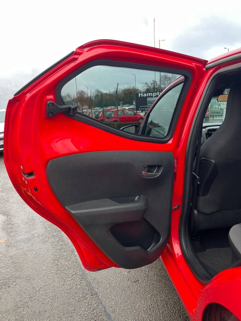 Used Toyota AYGO 2021 for sale - 77302729: Photo 16