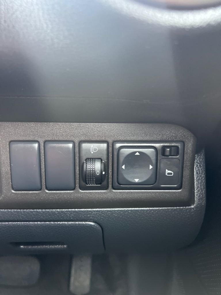 Used Nissan Note 2009 for sale - 77327809: Photo 41