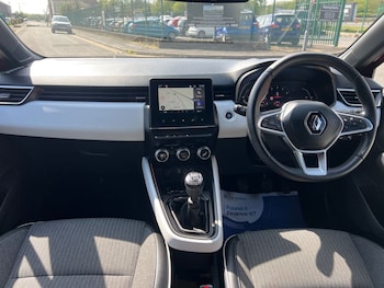 Used Renault Clio 2023 for sale - 78315689: Photo