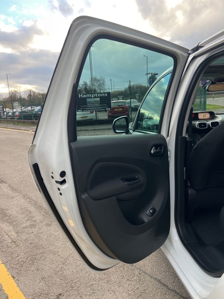 Used Citroen C3 Picasso 2017 for sale - 76910307: Photo 19