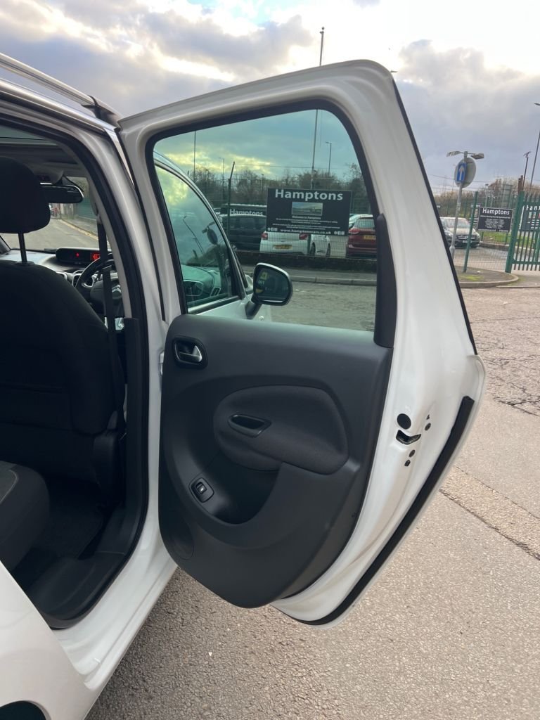 Used Citroen C3 Picasso 2017 for sale - 76910307: Photo 20