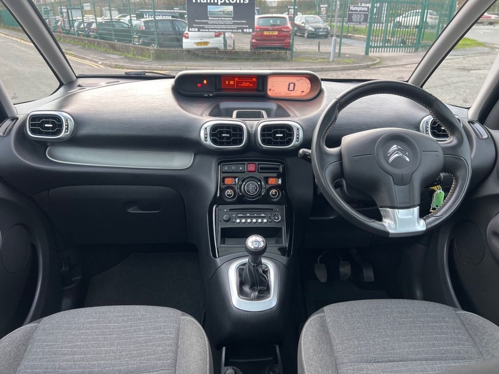 Used Citroen C3 Picasso 2017 for sale - 76910307: Photo 3