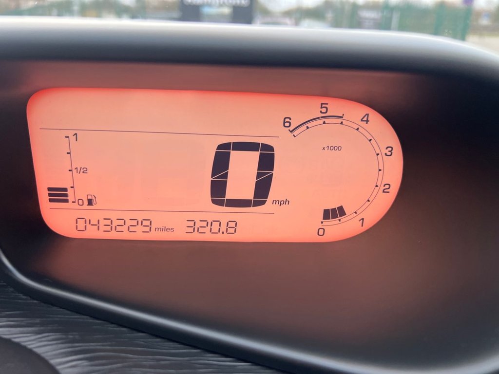 Used Citroen C3 Picasso 2017 for sale - 76910307: Photo 37