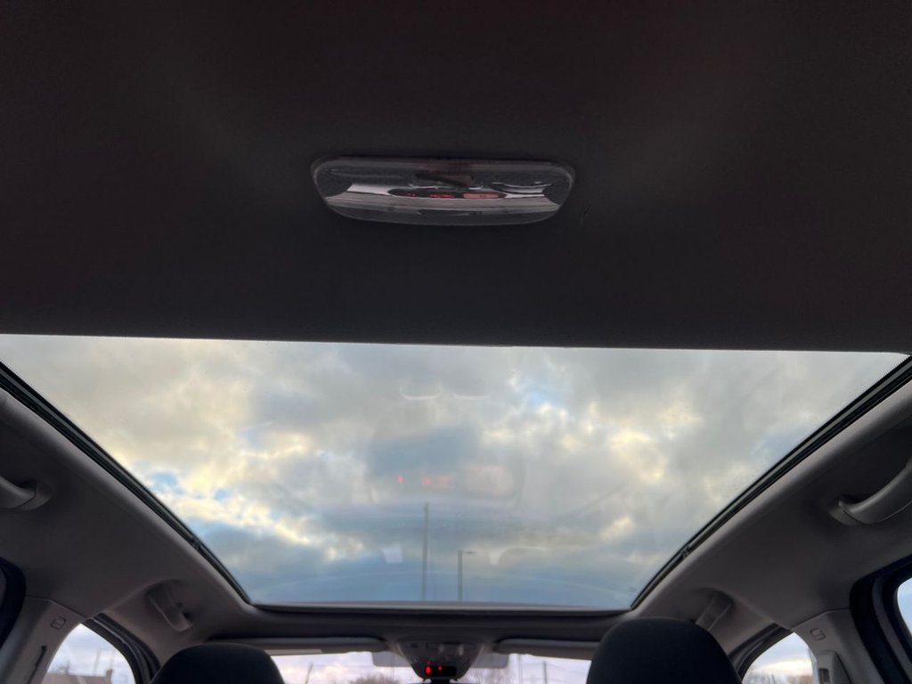 Used Citroen C3 Picasso 2017 for sale - 76910307: Photo 4