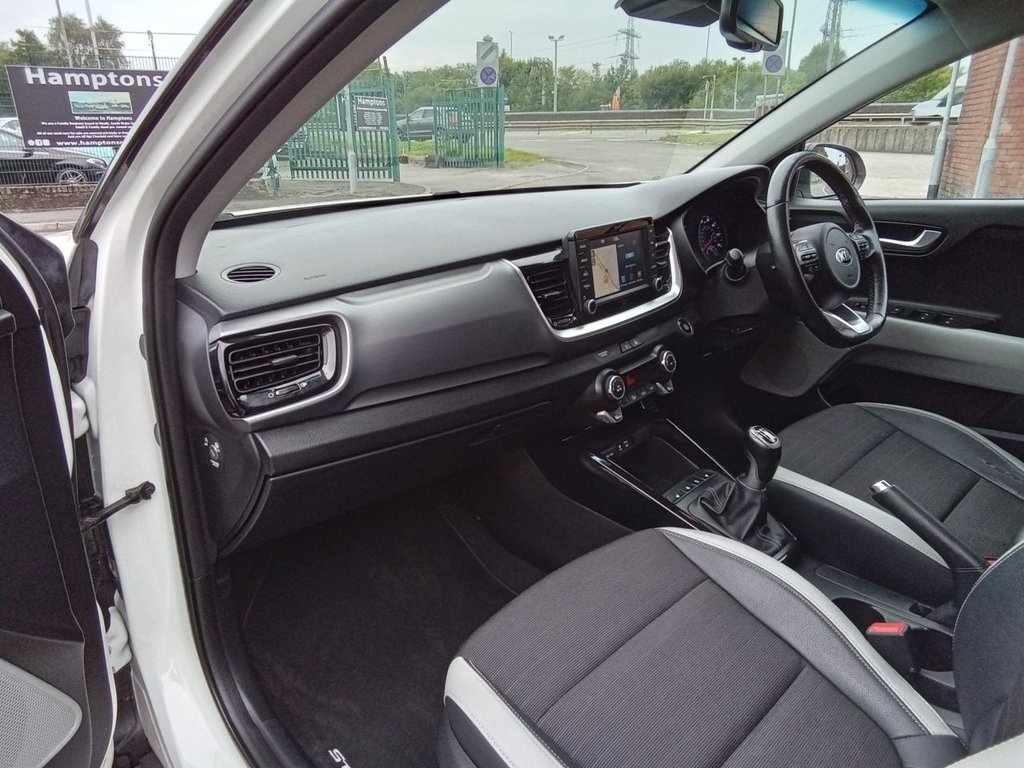 Used Kia Stonic 2018 for sale - 76710928: Photo 23