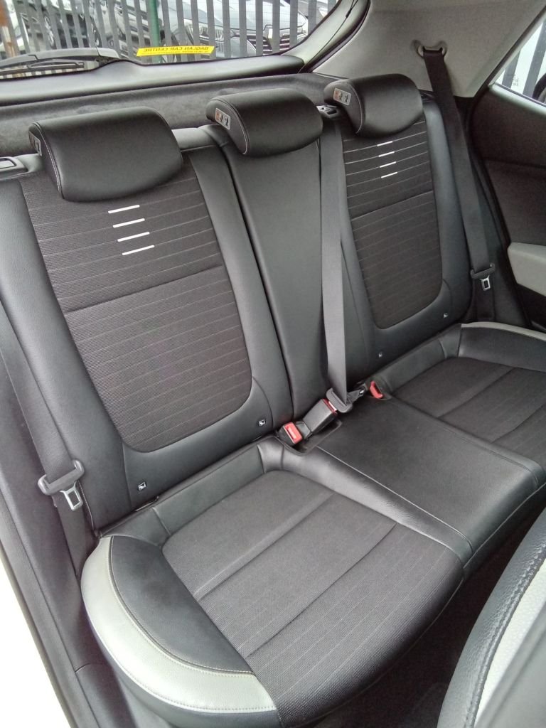 Used Kia Stonic 2018 for sale - 76710928: Photo 33