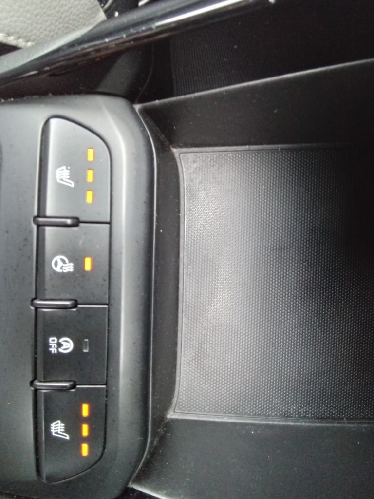 Used Kia Stonic 2018 for sale - 76710928: Photo 48