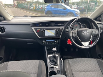 Used Toyota Auris 2015 for sale - 78110307: Photo