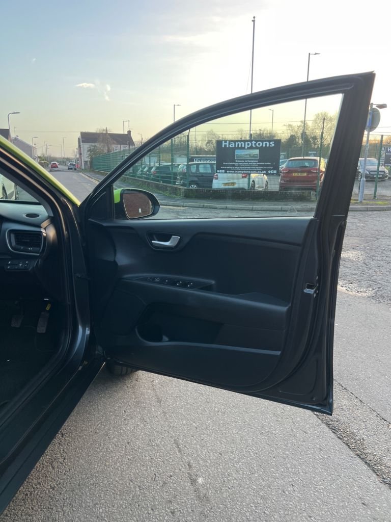 Used Kia Stonic 2018 for sale - 76910026: Photo 16